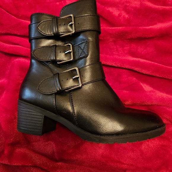 Black Relativity Boots size 7 - Picture 2 of 3